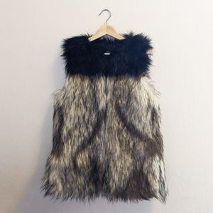 Aritzia Talula Romilly Faux Fur Vest